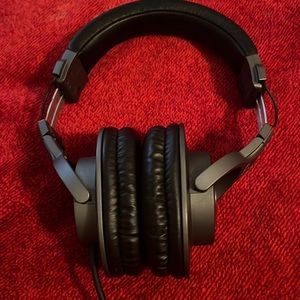 Pre used only few times still in good condition im looking to buy better ones.